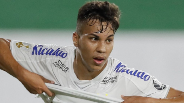 Mercato PSG : Kaio Jorge, 'le nouveau Ronaldo', vers la Juventus plutôt que Paris (Crédit instagram/santosfc)