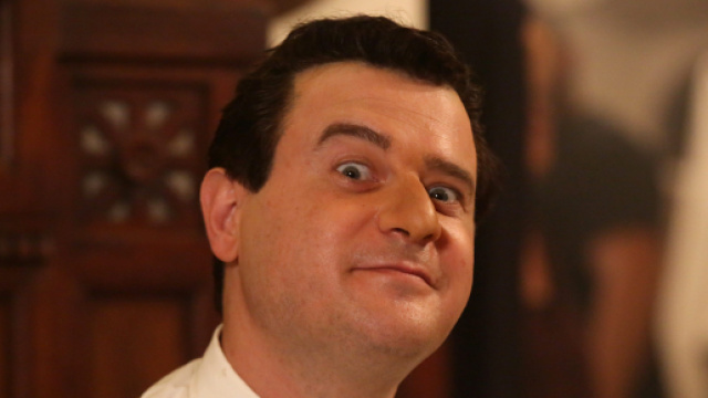 Permette? Alberto Sordi: il film per la tv in onda martedì 24 marzo su Rai Uno e in streaming online su Raiplay - fanpage.it