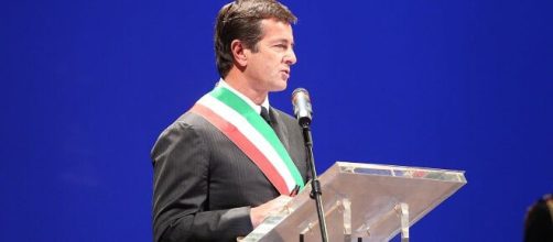 Giorgio Gori, sindaco di Bergamo, con la moglie Cristina Parodi ha fatto rientrare le figlie dall'Inghilterra.