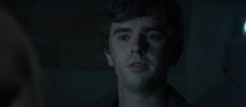 Shaun Murphy describes to a patient how Lea makes him feel - more - on 'The Good Doctor' Pt. 1 Season 3 finale. [Image Source: ABC/YouTube]