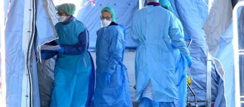 Coronavirus: sono diminuiti i contagiati ma è in forte calo anche il numero dei tamponi eseguiti.