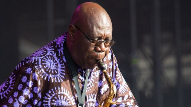 Manu Dibango est mort suite au coronavirus. Credit : Wikimedia Commons Selbymay