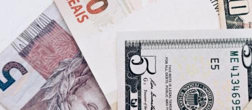 Dólar operou em baixa, vendido próximo a R$ 5,09. (Arquivo Blasting News)
