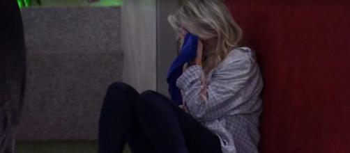 Marcela chora após saída de Daniel. (Reprodução/TV Globo)
