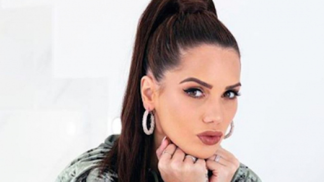 Manon Marsault a fait une crise d'angoisse. Credit : Instagram/Manontanti