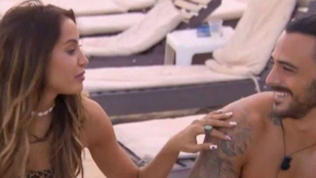 Tous les soirs, Paga et Greg commentent les &eacute;pisodes des Marseillais aux Cara&iuml;bes, et cette fois ils r&eacute;agissent au couple Benji et Oc&eacute;ane. &reg;W9