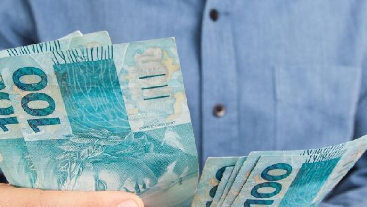 Auxílio de R$ 600 durante a pandemia do coronavírus é sancionado ...