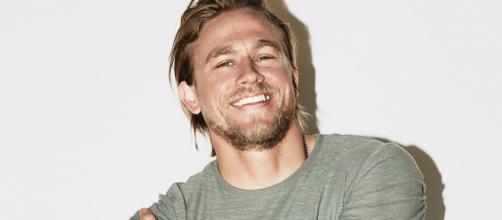 Charlie Hunnam on Why Sex Scenes Are So Awkward - Charlie Hunnam ... - elle.com