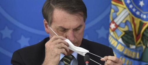 Bolsonaro, presidente del Brasile, minimizza sul Coronavirus: 'E' come un'influenzetta, non serve chiudere tutto'.