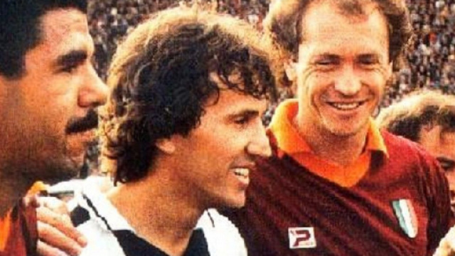 Zico tra Falcao e Cerezo prima di Udinese-Roma nella stagione 1983/84.