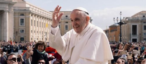 El Papa Francisco donará 30 respiradores para combatir el coronavirus