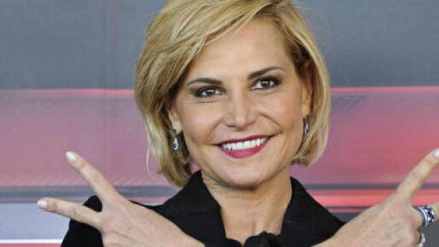 Simona Ventura contro Antonella Elia: ‘Sa di essere molto cattiva e aggressiva’.