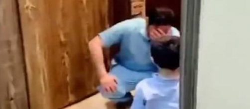 Covid-19: vídeo mostra enfermeiro ignorando abraço de criança e viraliza na internet. (Reprodução/Redes sociais)