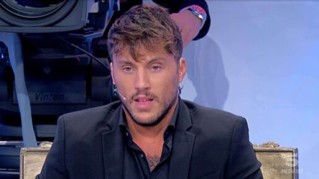 Giulio, ex UeD, scrive una missiva alla fidanzata: 'E' il momento giusto per un figlio'.