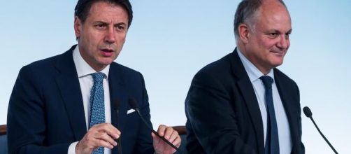 Tra le misure al vaglio anche il reddito di emergenza, questa l'ipotesi del governo.