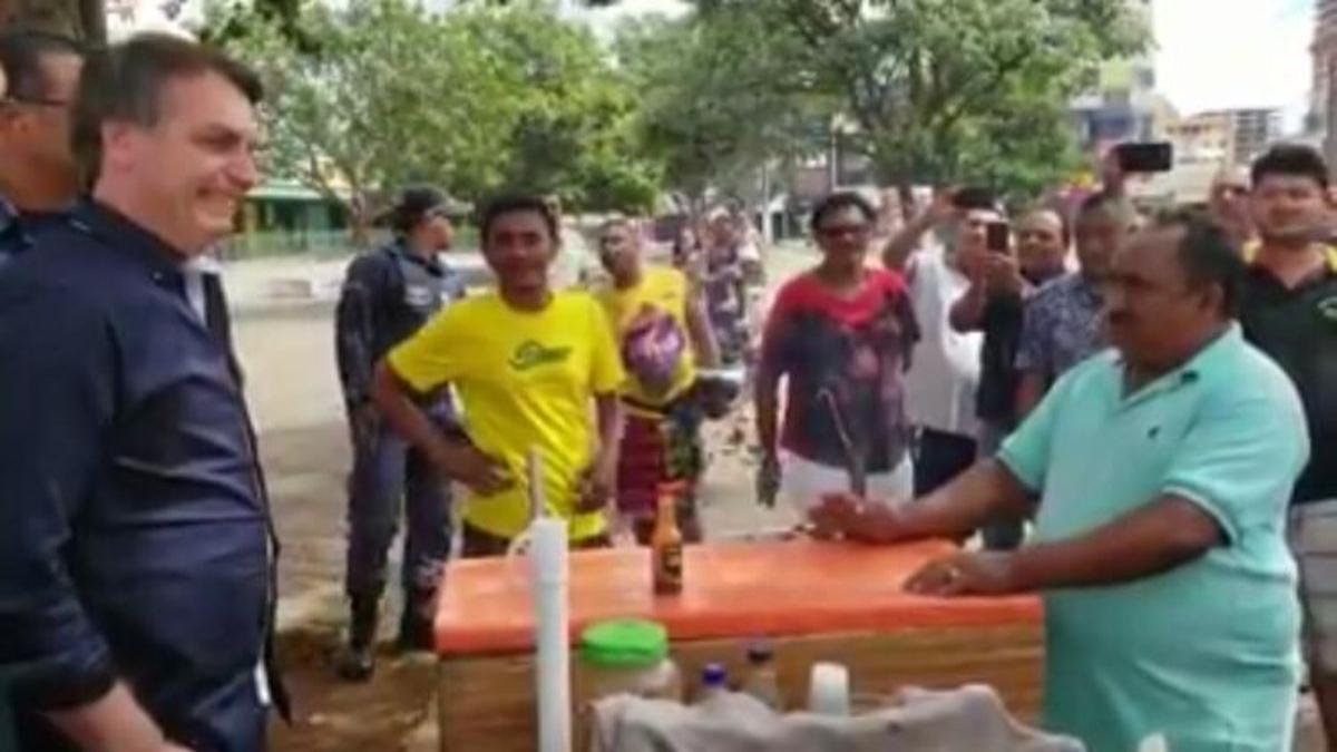 Jair Bolsonaro descumpre medida de quarentena e visita alguns ...