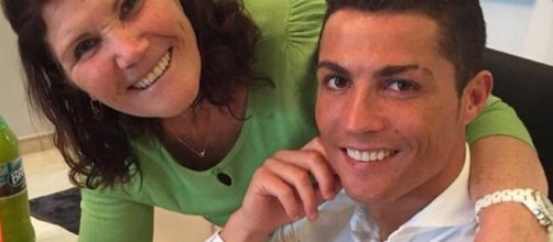 Mãe de Cristiano Ronaldo sofre AVC e inspira cuidados. (Arquivo Blasting News)