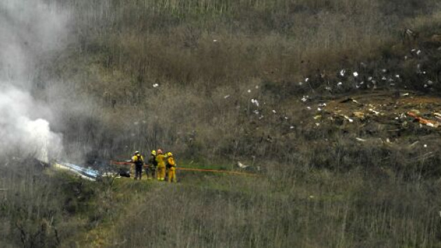 8 agenti sono finiti nella bufera per aver diffuso le foto dell'incidente costato la vita al cestista Kobe Bryant.