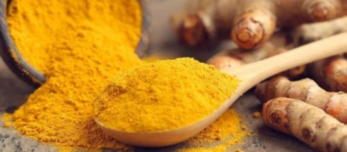 5 curiosità sulla curcuma: la spezia indiana dalle qualità benefiche.