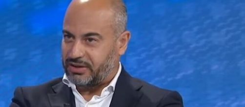 Gianluigi Paragone ha criticato coloro che hanno votato Ursula von der Leyen.