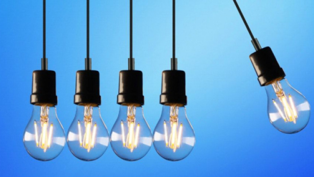 Scendono le bollette luce e gas da aprile