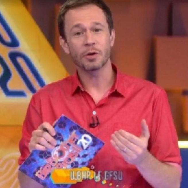 Tiago Leifert avisa que paredão chegou 550 milhões de votos. (Reprodução/TV Globo)