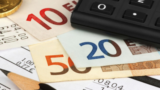 10 consigli utili per risparmiare sulle bollette di luce e gas