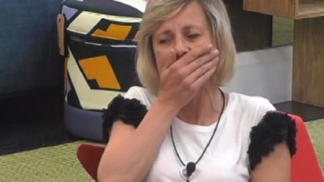 Grande Fratello Vip 4, Antonella Elia si confida con Paola: ‘Mi vergogno di me stessa’