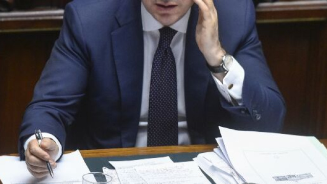 Reddito emergenza: in arrivo 400/500 euro a precari, colf, stagionali, anche in nero.