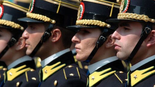Concorso Guardia di Finanza, 939 marescialli: bando (anche per i civili)