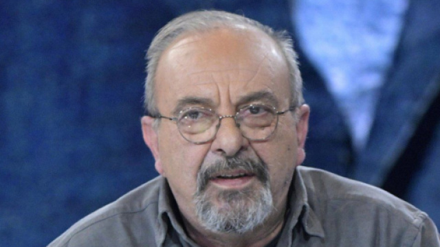 Vauro difende il diritto dei francesi alla satira, anche sul coronavirus