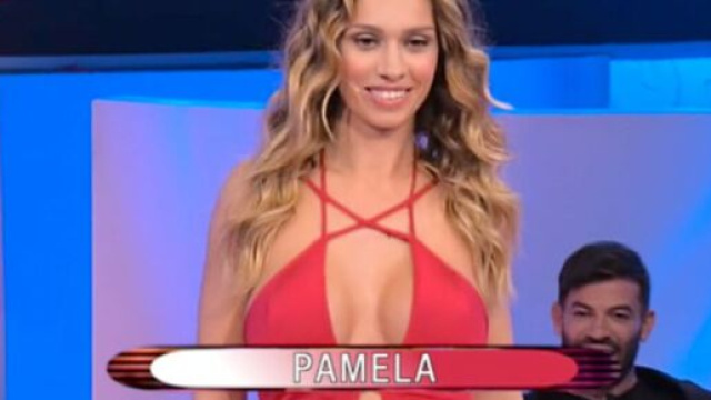 Pamela, ex volto trono ove UeD, pensa alle nozze con Enzo.