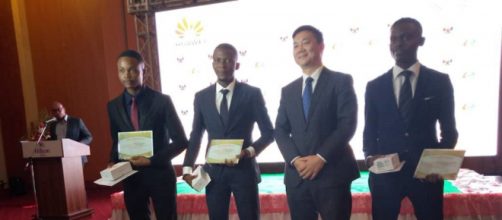 Les lauréats de Huawei ICT Academy 2020 (c) Huavei Cameroun