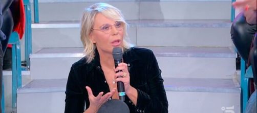 Uomini e Donne, De Filippi contro Armando: 'Stai rompendo le scatole, non se ne può più'