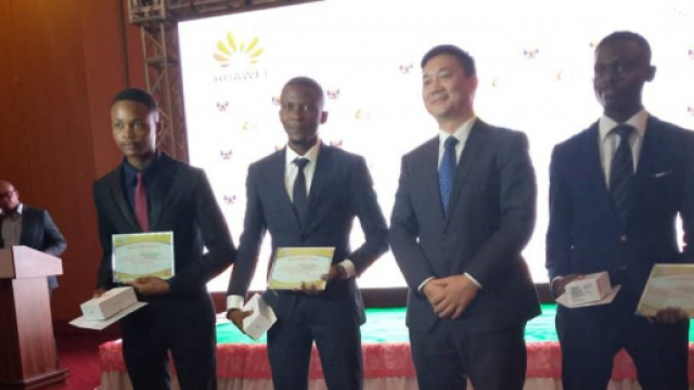 Les lauréats de Huawei ICT Academy 2020 (c) Huavei Cameroun