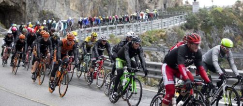 Ciclismo, annullate Tirreno-Adriatico e Milano-Sanremo