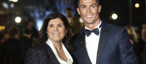 Cristiano Ronaldo con sua mamma Dolores Aveiro.