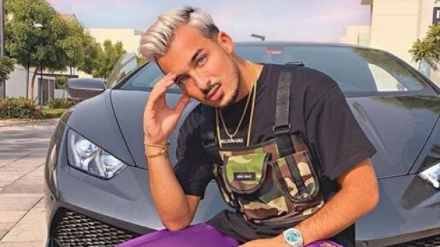 Laurent "Billionaire" Correia encore trait&eacute; d'escroc par les internautes &agrave; cause de pr&eacute;l&egrave;vements frauduleux.