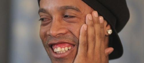 O jogador Ronaldinho Gaúcho fica em segundo lugar na lista. (Arquivo Blasting News)