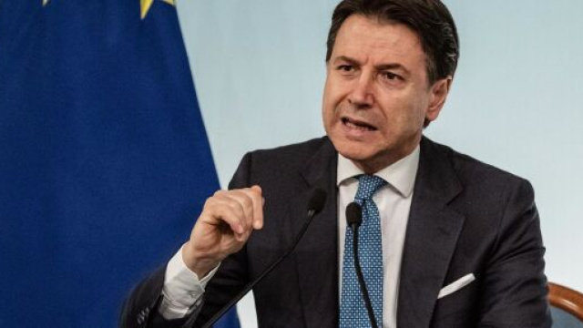 Coronavirus, Conte: estese restrizioni: tutta Italia è zona rossa, stop a scuola e sport
