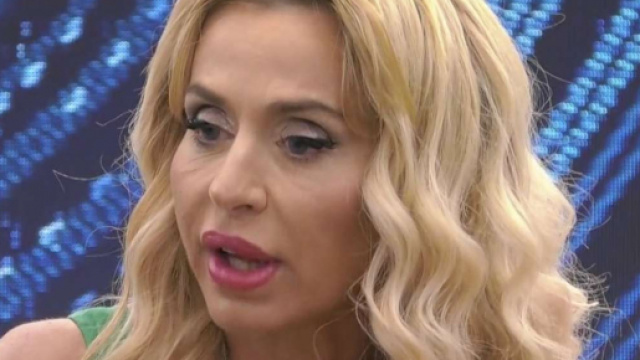 Grande Fratello Vip, Valeria discute con Antonella e Asia e poi dice: 'Me ne vado'.