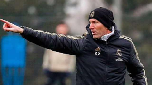 Zin&eacute;dine Zidane a la pression des supporters apr&egrave;s le match de dimanche. Credit : Instagram/realmadrid