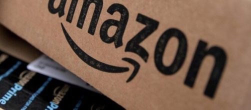 Estafa se apropia de logos de Amazon para obtener datos personales.