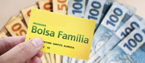 O governo federal informou que os beneficiários do Bolsa Família serão os primeiros a receber o auxílio emergencial. (Arquivo Blasting News)