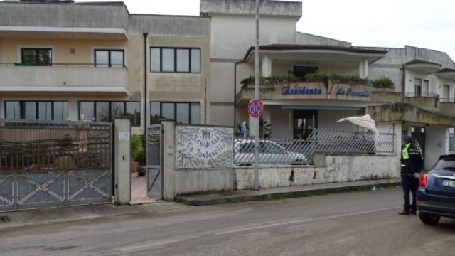 Lecce, 55 anziani malati di Covid-19 senza cure ne cibo in una Rsa di Soleto