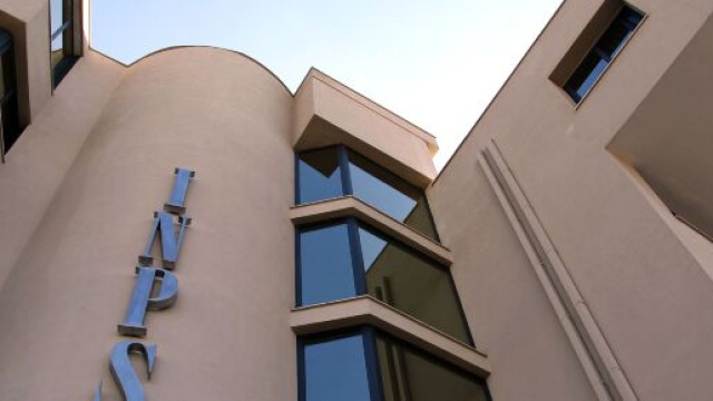 Richiesta indennità autonomi bonus 600 euro: sito Inps in tilt e violazione della privacy