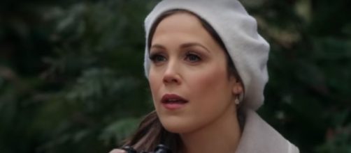 Elizabeth (Erin Krakow) sees a storm coming on 'When Calls the Heart' this Sunday. [Image Source: HallmarkChannel/YouTube]