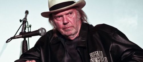 Neil Young è l'autore di 'Shut it down 2020', la musica ai tempi del virus corona.