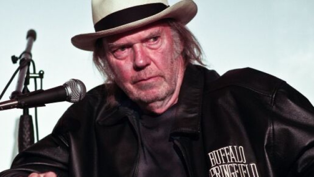 Neil Young &egrave; l'autore di 'Shut it down 2020', la musica ai tempi del virus corona.