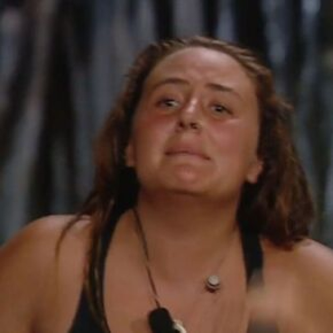 Rocío Flores llora ante un nuevo ataque de Yiya en 'Supervivientes
